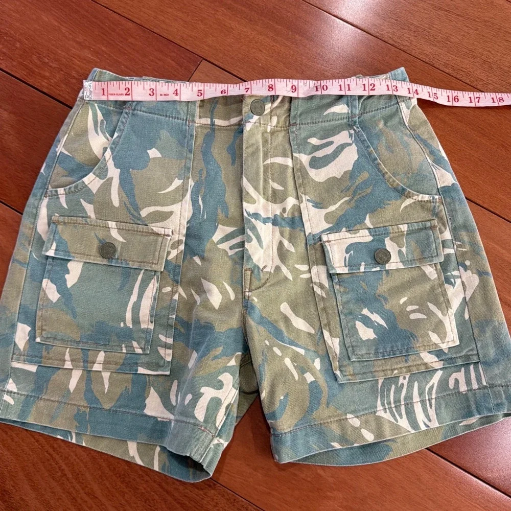 MOTHER The Twister‎ Cargo Shorts Womens Green Camo Utility High Rise Size 27